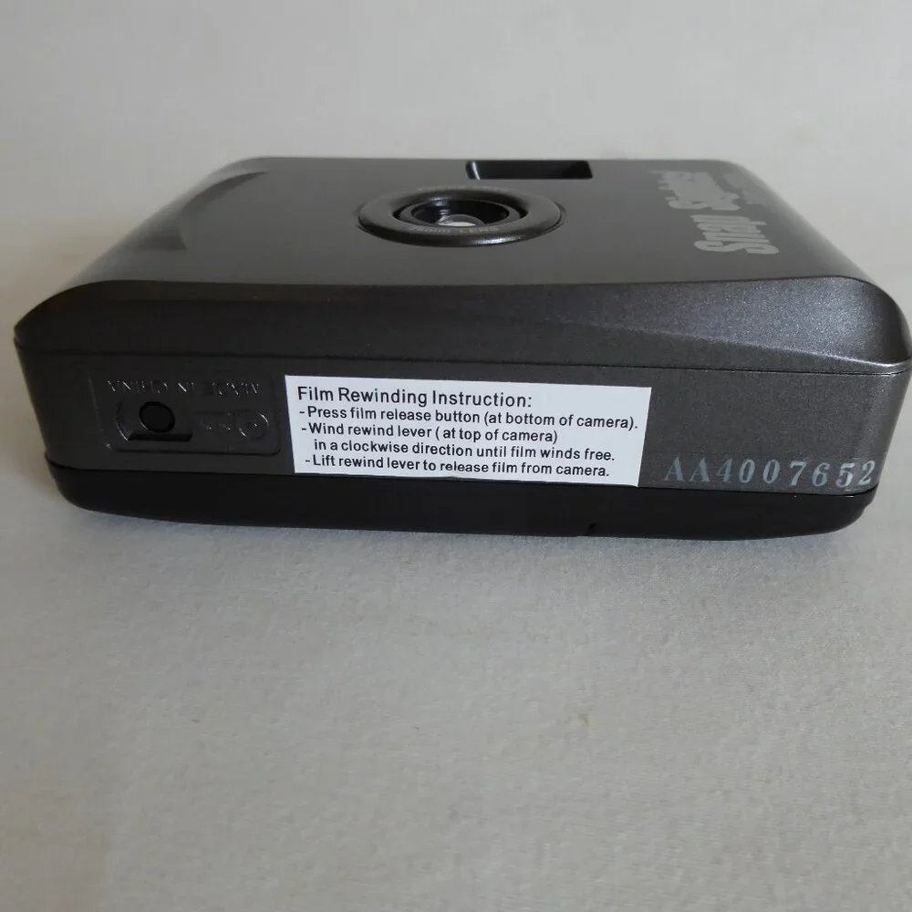 USED ONCE WATERPROOF SPORT UTILITY COMPACT 35mm CAMERA IN CASING